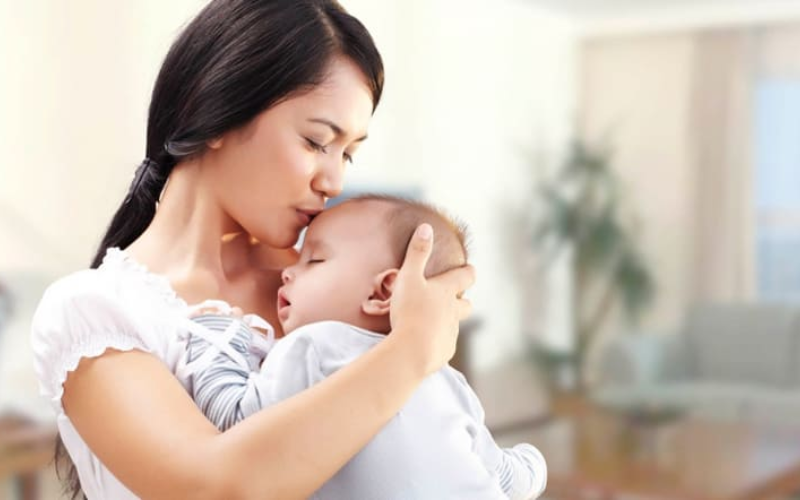 Sữa sau sinh thường được bổ sung chất xơ và các enzym tiêu hóa, giúp cải thiện hệ tiêu hóa và giảm thiểu các vấn đề như táo bón thường gặp sau sinh