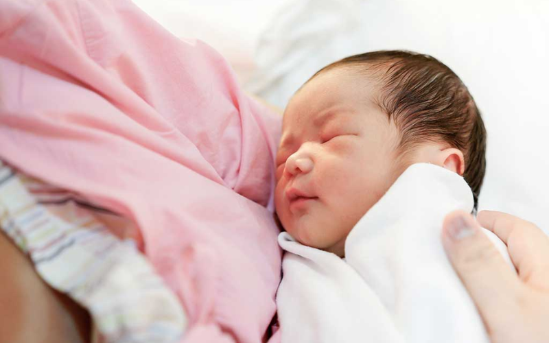 Đảm bảo bé ăn đủ no