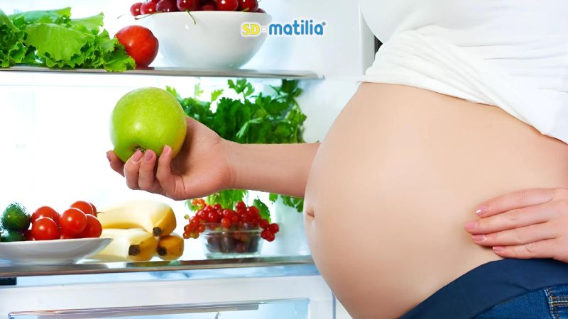 Bổ sung rau xanh và trái cây trong suốt thai kỳ