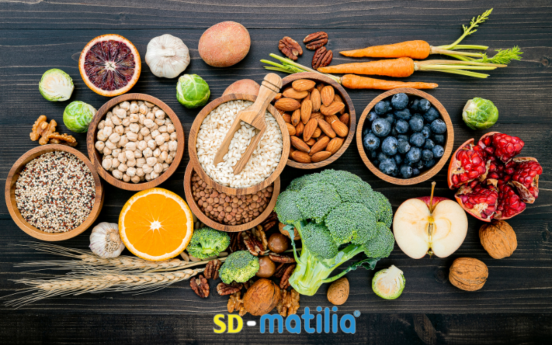 Ngoài việc uống sữa bầu, thai phụ nên có một chế độ dinh dưỡng cân bằng và hợp lý giữa các nhóm chất