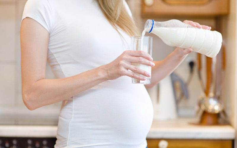 Uống càng nhiều sữa thì bé càng khỏe mạnh hơn