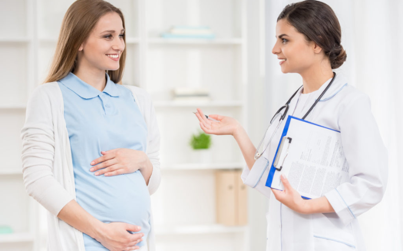 Khám thai định kỳ và tuân thủ theo lời khuyên của bác sĩ