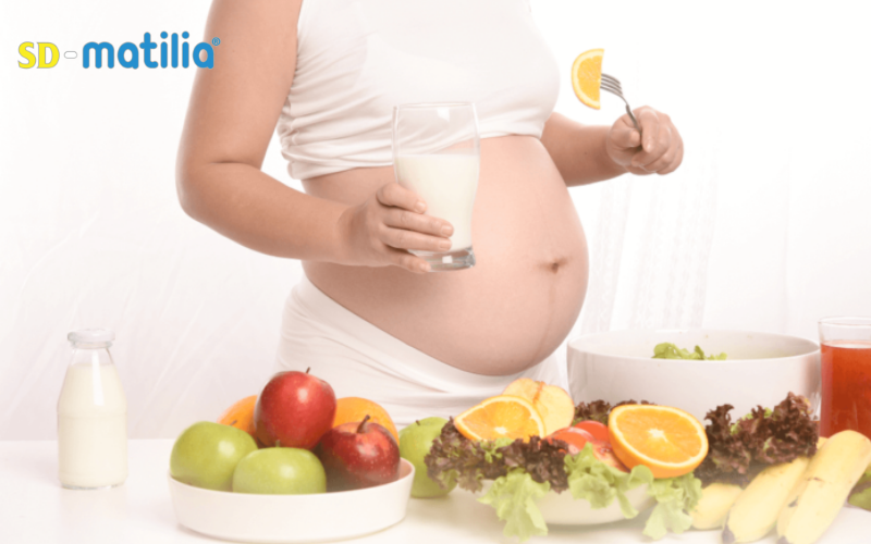 Kết hợp sữa bầu Matilia cùng các loại trái cây tươi giúp mẹ bầu có một bữa ăn giàu dinh dưỡng, giảm ốm nghén, mệt mỏi
