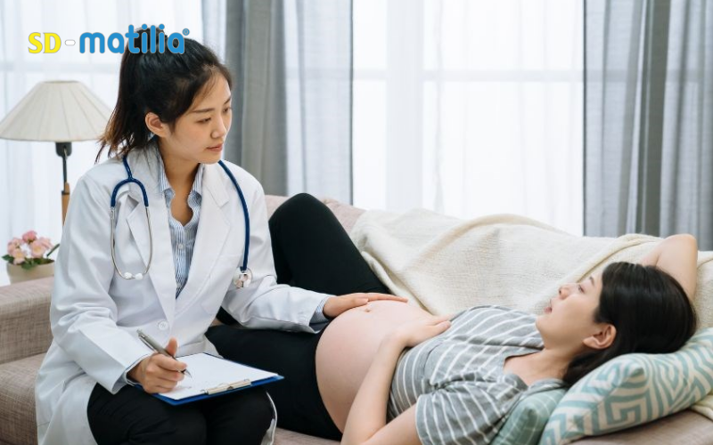 Sự gia tăng các hormone khi mang thai khiến hệ tiêu hóa và não bị tác động gây ra các triệu chứng ốm nghén