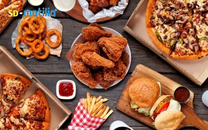 Thức ăn nhanh, đồ uống có cồn, trà, cà phê... Là những thực phẩm mẹ bầu nên tránh